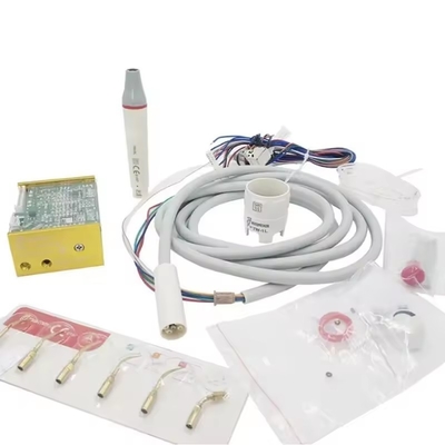 Dentiste à l'échelle des ultrasons avec 6 conseils