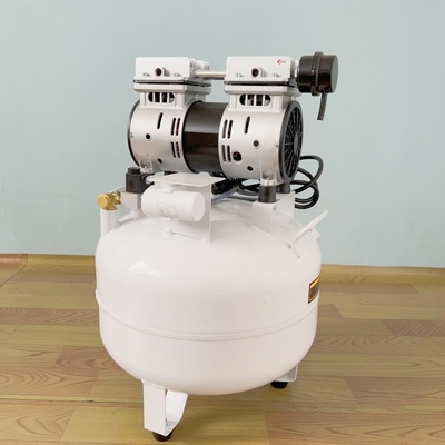 Compresseur d'air médical silencieux à moteur de cuivre de 70L/min 32L Compresseur dentaire utilisé pour un fauteuil dentaire