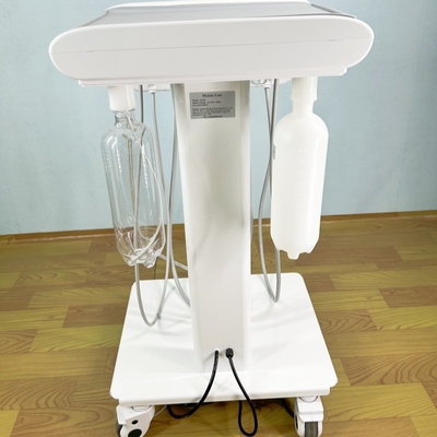 Vétérinaire utilise un chariot dentaire portable de longue durée