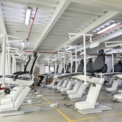 Équipement de clinique dentaire Chaise dentaire de luxe Unité d'usine Foshan Personnalisé Accepter chaise de traitement dentaire à coussin doux