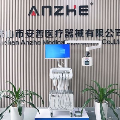 Un bon prix. Unité de chaise dentaire avec machine à turbine dentaire à rayons X en ligne