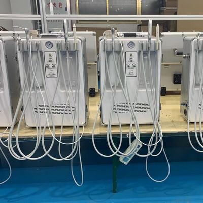 Unité de traitement portable dentaire avec éplucheuse dentaire et appareil léger pour soigner les dents