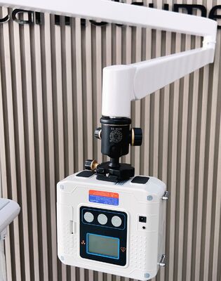 Unité dentaire vétérinaire portable avec caméra 4K, rayons X et compresseur sans huile pour le traitement dentaire des animaux de compagnie