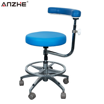 Tabouret assistant dentaire ergonomique avec appuie-bras rotatif à 360 degrés, dossier réglable en hauteur, anneau de pied et rouleaux lourds