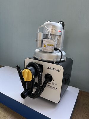 Un bon prix. Système d'aspiration dentaire de 1300 W pour 4 chaises dentaires avec drainage automatique et unité d'aspiration à faible bruit en ligne
